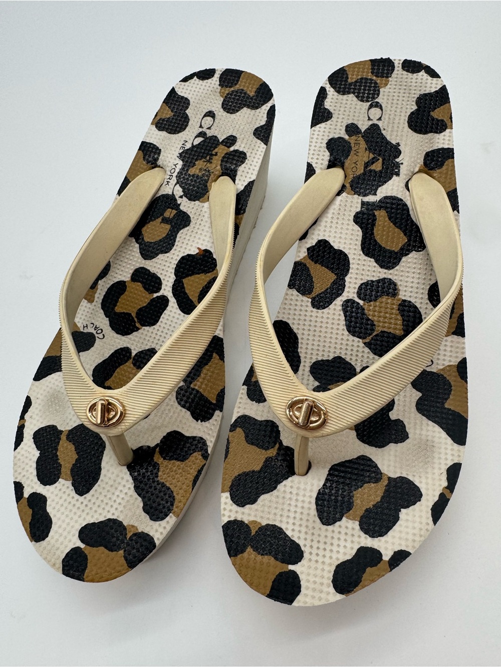 Coach Leopard Print Platform Flip Flop - Beige Straps size 6 - Picture 2 of 8